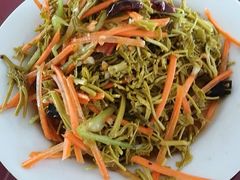 拌野菜-北京龙庆四季香农家饭庄·灶台鱼·碳烤虹鳟鱼(龙庆峡店)