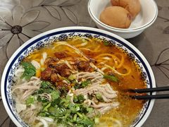 -巍山𤆵肉饵丝