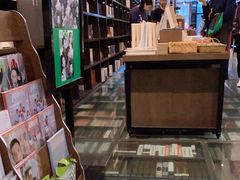 -钟书阁(松江泰晤士小镇店)