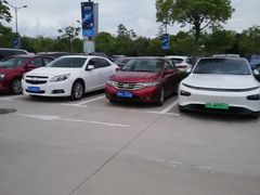 -奕欧来上海购物村停车场