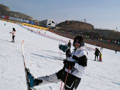 -采薇庄园四季滑雪场