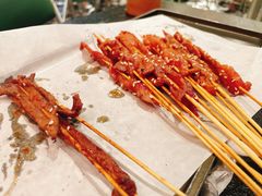 -何妹湿辣牛肉·粤式烧烤砂煲(桂雅路店)