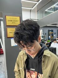 -藤野造型专业烫染接发