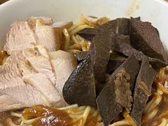 -松树干拌面店