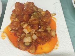 -红栌温泉山庄生态美食餐厅