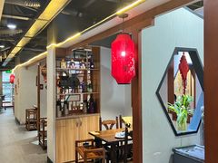 -乡土黄·鲜牛肉火锅·小龙虾(兴业街店)