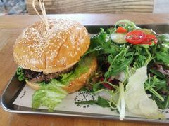 牛肉芝士汉堡-Arrow Factory Brewing箭厂啤酒