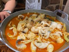 思茅酸汤鱼片-老滇山寨•云南特色菜•地方菜•民族风情歌舞表演(金碧店)