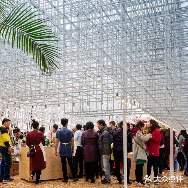 河内街头的市场 