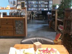 大堂-房角石咖啡与书(吉大南校店)