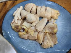 -老何家后安粉·糟粕醋海鲜火锅(三亚湾椰梦长廊店)