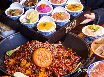 重庆火锅排队王！火锅界甜品天花板-楠火锅真的太好吃了！！！