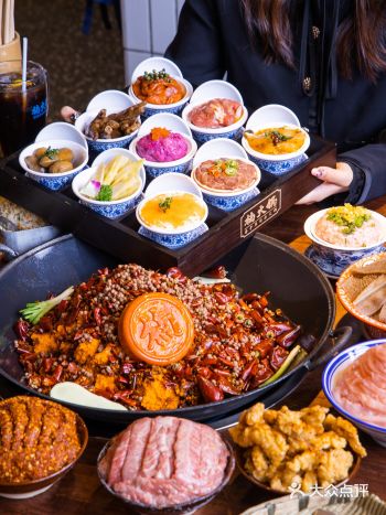 重庆火锅排队王！火锅界甜品天花板-楠火锅真的太好吃了！！！