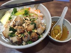 -大头虾越式风味餐厅(光明广场店)