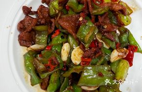 Stir-Fried Pork with Chili Strips