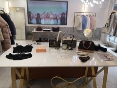 -nana showroom娜娜家服装店
