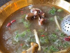 -周老三跷脚牛肉·全牛火锅(非遗传承店)