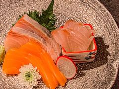 -铭牛烧肉·和牛海鲜自助(高新月牙湖店)