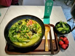 金汤肥牛豚骨米线-蒙小妹骨汤饭.米线(新光路店)