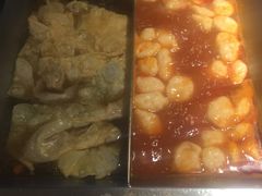-老牌坊云南鱼豆花火锅(哈西万达店)