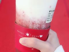 霸氣芝士草莓-奈雪的茶(市百一店)