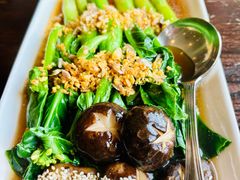 -Chom Cafe and Restaurant