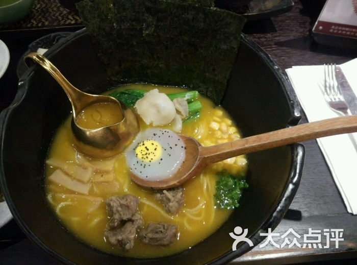 鲍鱼金汤牛腩面