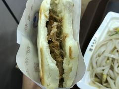 肉夹馍-魏家凉皮(协和店)