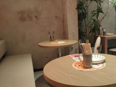-必胜客(上海华谊新所店)