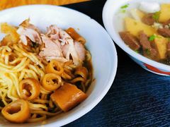 -松树干拌面店