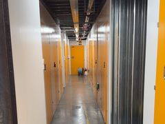 -安东易迷你自助仓储寄存仓库(顾戴路店)