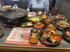 -草家酱蟹炭火烤肉店(珲春南路二店)