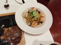 -龙虾酒吧扒房(宁波香格里拉店)