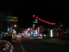 -六合夜市