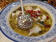 招牌酸菜鱼-东江渔村·古典园林·30年粤菜老字号(太和店)