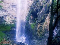 -燕子河大峡谷天坑仙境