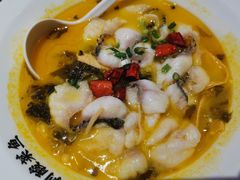 -渝是乎酸菜鱼(龙旗购物中心店)
