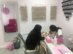 -吉吉靓甲美睫
