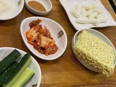 -喇喇排骨火锅·传统韩式脊骨汤(望京西园总店)