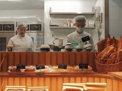 -天井·丑面包搭咖啡