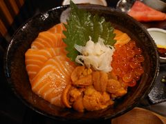 三文鱼亲子海胆定食-定食Doraya(骆克道店)