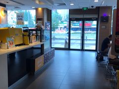 -麦当劳(七宝乐购店)