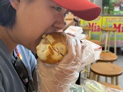 -Bánh Mì Huynh Hoa