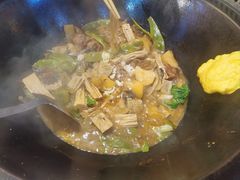 -哈尔滨烧烤·山河村铁锅炖(交大店)