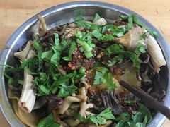 荤素合冒-雷祖芳老妈蹄花店