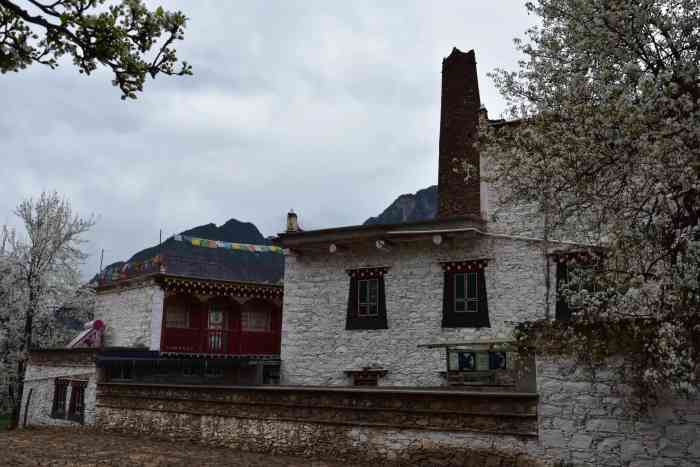 中路古遗址-"一次偶然的机会,来到丹巴县.被当地的自然.