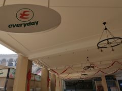 -王府井奥莱临潼小镇(临潼店)