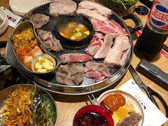 -江南猪肉商会无限续吃(弘大店)