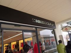 -NIKE上海青浦换季优惠店