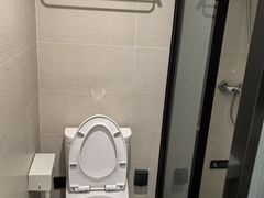 -汉庭优佳(上海娄山关路地铁站店)